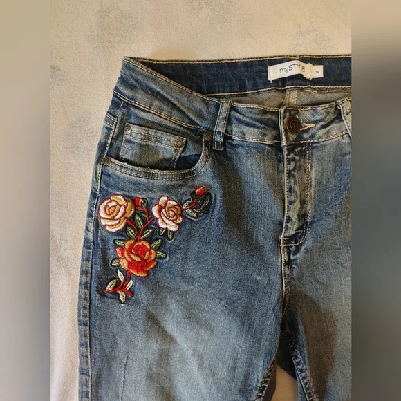 Embroidered Blue Jeans - Picture 6 of 6